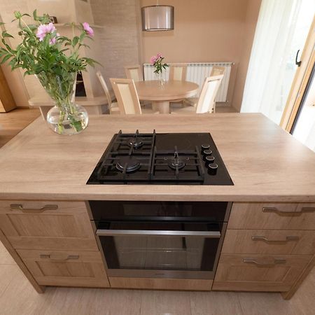 Nelkas Apartments Пула Екстериор снимка