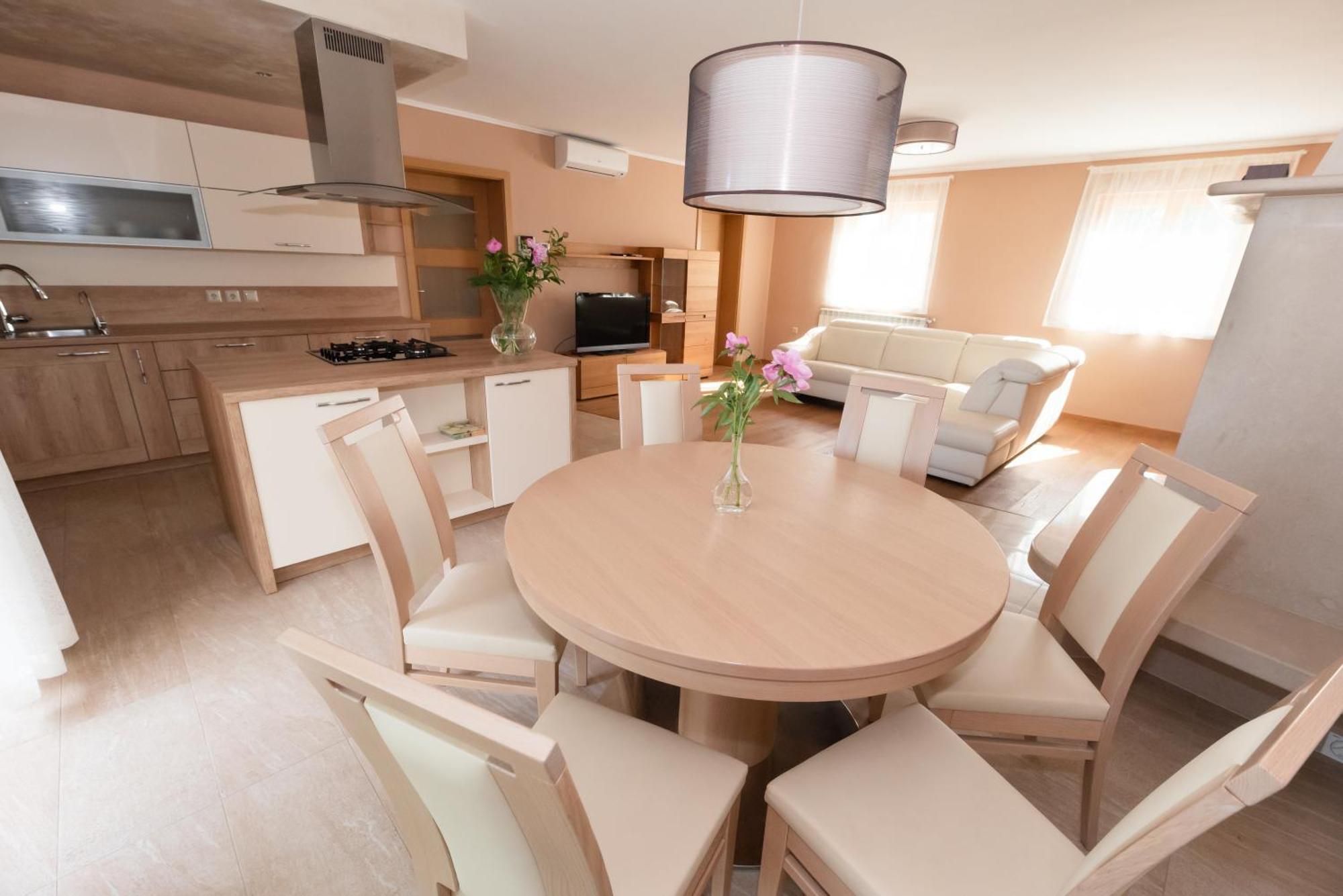 Nelkas Apartments Пула Екстериор снимка