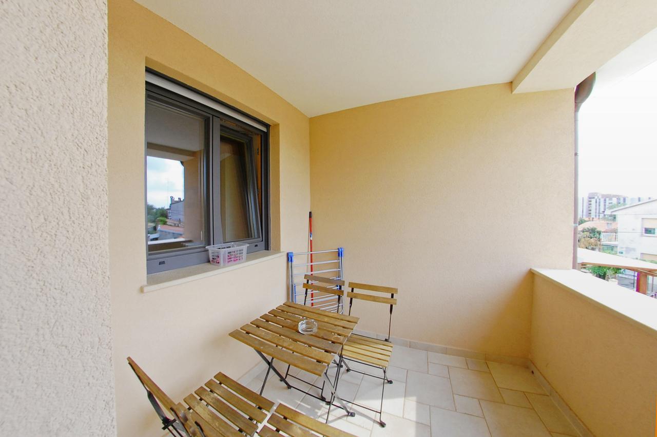 Nelkas Apartments Пула Екстериор снимка