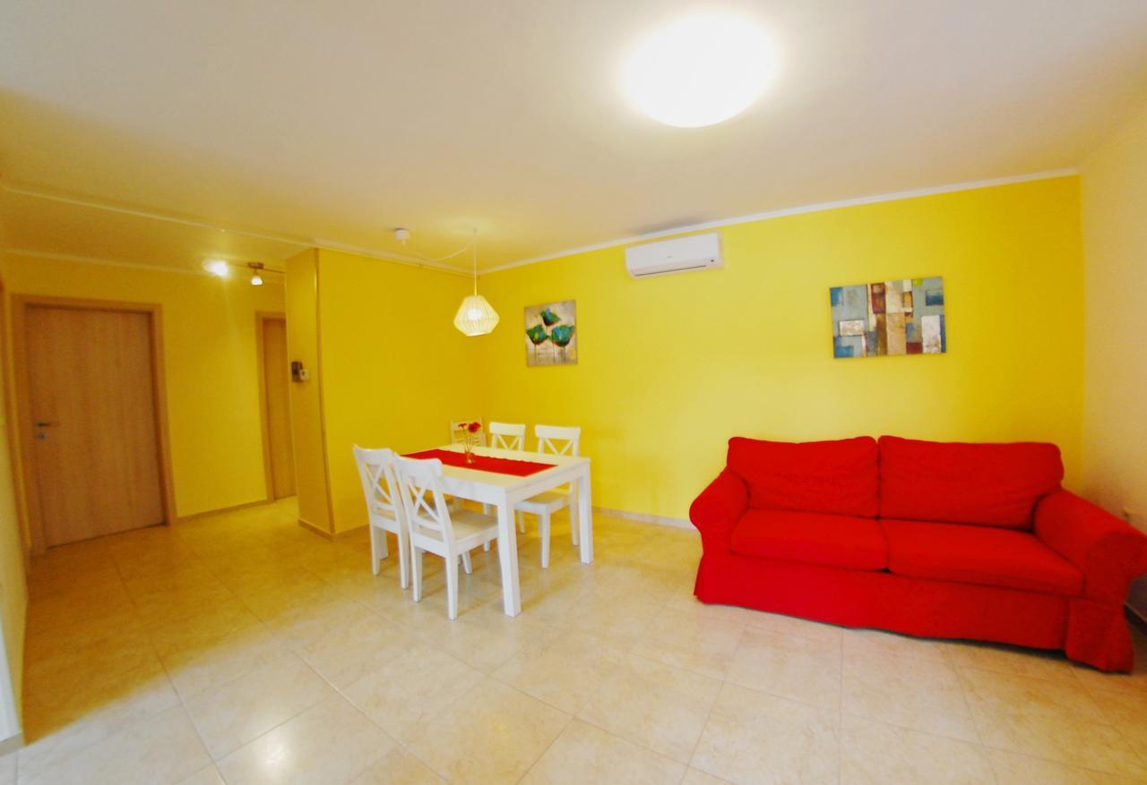 Nelkas Apartments Пула Екстериор снимка