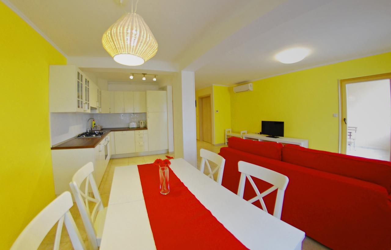 Nelkas Apartments Пула Екстериор снимка