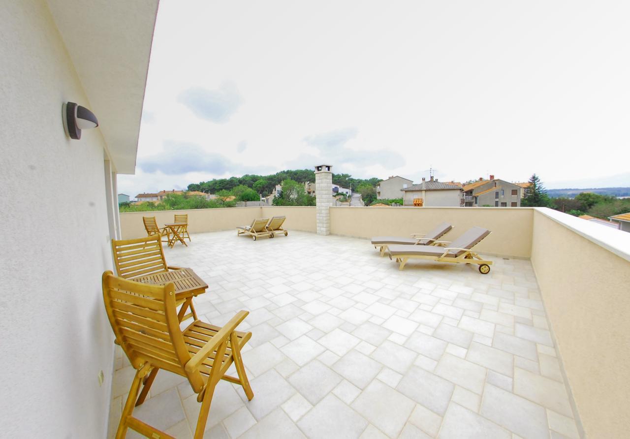 Nelkas Apartments Пула Екстериор снимка